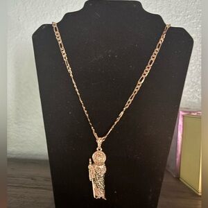 Elegant Gold Pendant Necklace